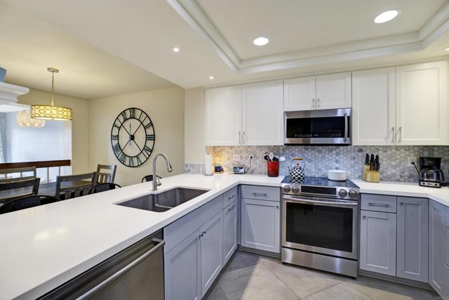 Detail Gallery Image 6 of 33 For 1337 Gary Ln, Escondido,  CA 92026 - 2 Beds | 2/1 Baths