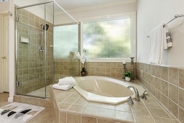 Image 23 of 31 For 3512 Whitehaven Dr