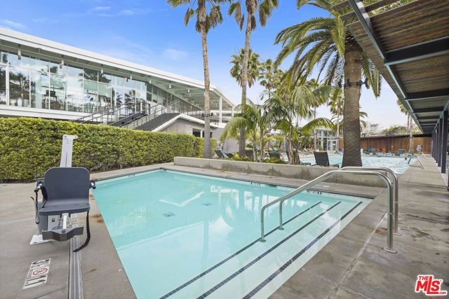 7100 Playa Vista Drive, Playa Vista CA: https://media.crmls.org/mediaz/b5822feb-fd4d-49ce-b7b9-86c4a5e36279.jpg