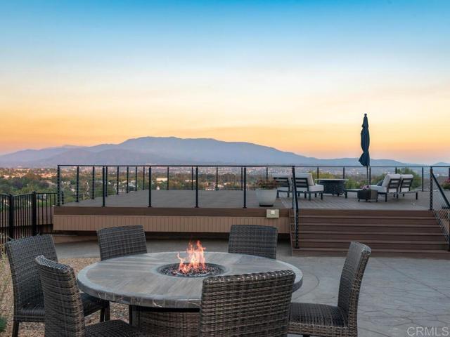 31755 Rancho Vista Road, Temecula CA: https://media.crmls.org/mediaz/b58257b0-ad7f-4731-a16b-ee3c17f69592.jpg