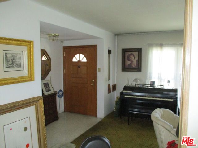 10421 S 1st Avenue, Inglewood CA: https://media.crmls.org/mediaz/b583c7e6-4265-4bc7-90dd-8d7e7630fcc5.jpg