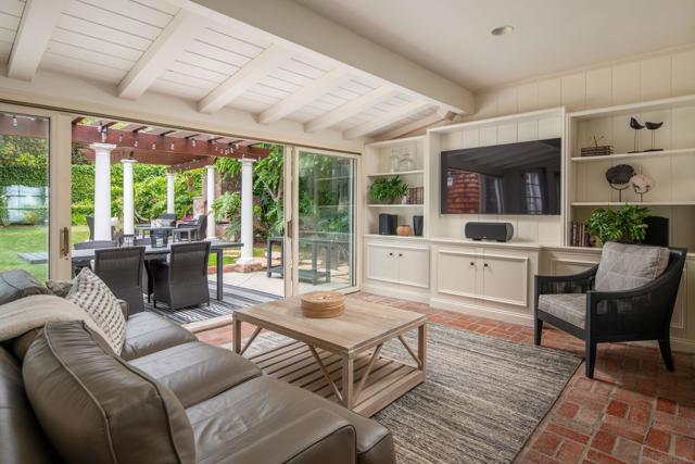 5839 Camino De La Costa, La Jolla CA: https://media.crmls.org/mediaz/b583d5bf-8892-4901-8760-e1b92046b8d1.jpg