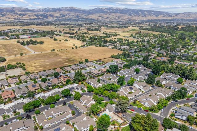 15072 Yosemite Way, Morgan Hill CA: https://media.crmls.org/mediaz/b583db65-57be-48d5-ae00-5e0a5afb1b56.jpg