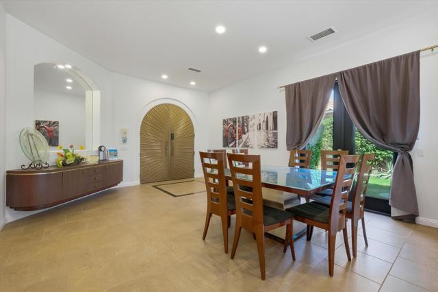 55340 Southern, La Quinta CA: https://media.crmls.org/mediaz/b5846288-3a28-44f8-abdc-94ee338f833f.jpg
