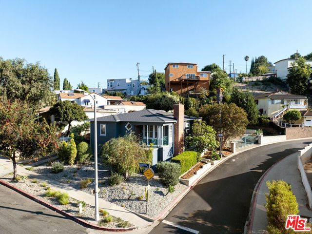 2533 Lombardy Boulevard photo 36