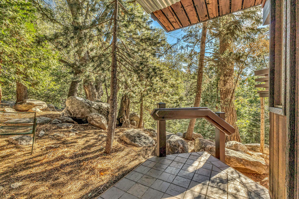 https://media.crmls.org/mediaz/b587a41f-65b8-4037-8ac3-30480255f8a7.jpg?preset=X-Large