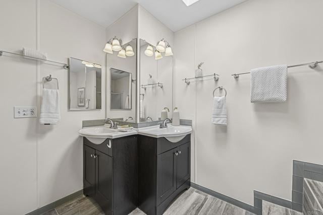 Detail Gallery Image 26 of 58 For 631 via Costa Rica, Vista,  CA 92081 - 2 Beds | 2 Baths