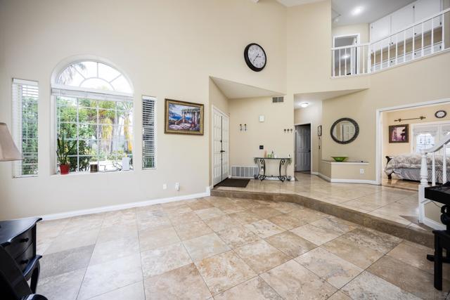 Image 8 of 49 For 457 Silver Shadow Dr