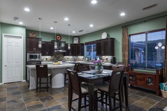 69822 Camino Pacifico, Rancho Mirage CA: https://media.crmls.org/mediaz/b589b2b6-5645-4691-b07f-4646bbfae100.jpg