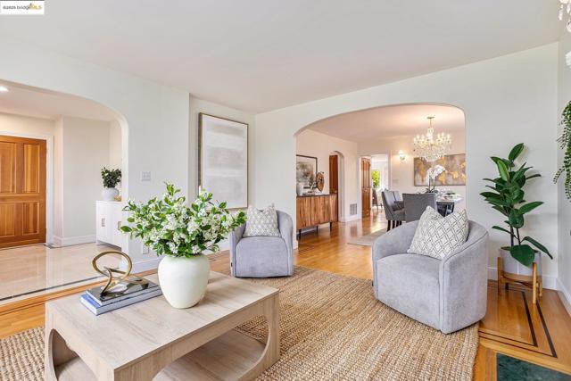 1415 Vancouver Ave, Burlingame CA: https://media.crmls.org/mediaz/b58a0959-8154-4dbd-aed1-fd8aa7c9ffd3.jpg