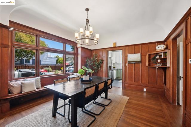 1042 Santa Clara Ave, Alameda CA: https://media.crmls.org/mediaz/b58a126f-9011-4941-af3a-fddcd0db2f23.jpg