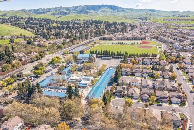 1221 Culet Ranch Rd, Danville CA: https://media.crmls.org/mediaz/b58a563c-05ea-4700-851a-2feb0d62a380.jpg