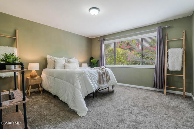 3317 Dalhart Avenue, Simi Valley CA: https://media.crmls.org/mediaz/b58b8184-4d3f-474a-9fbf-0877139b80fc.jpg