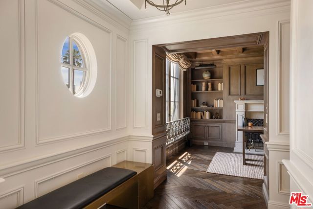 5 Bed Home for Sale in Los Angeles, California
