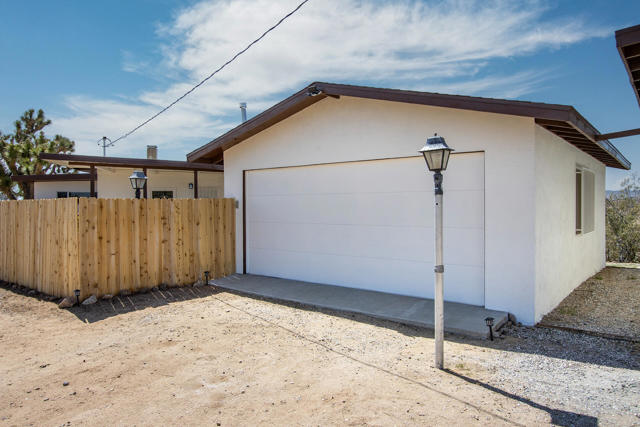 57349 Mesa Drive, Yucca Valley CA: https://media.crmls.org/mediaz/b58c4346-965c-47e3-a362-8791712d813c.jpg