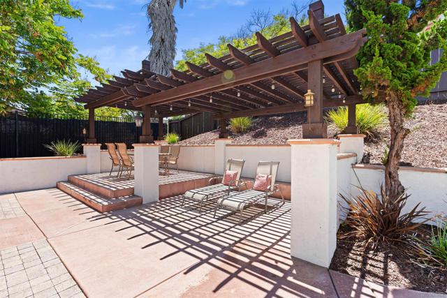 101 Lion Circle, Chula Vista CA: https://media.crmls.org/mediaz/b58d2aab-8d91-4168-9b72-3e8f08d480e8.jpg