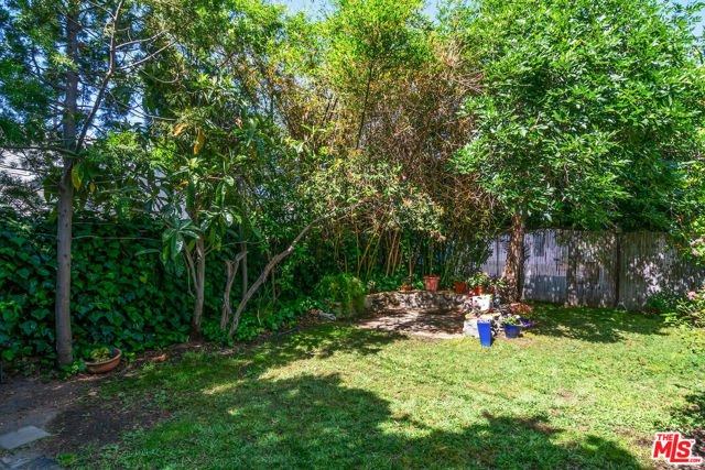 1710 Santa Paula Place, Glendale CA: https://media.crmls.org/mediaz/b58d64e6-e3ce-438c-b9f8-ca9dcac39f68.jpg