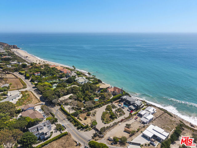 7007 Birdview Avenue, Malibu CA: https://media.crmls.org/mediaz/b58d8f69-4786-4441-910b-0ed51a1781d5.jpg