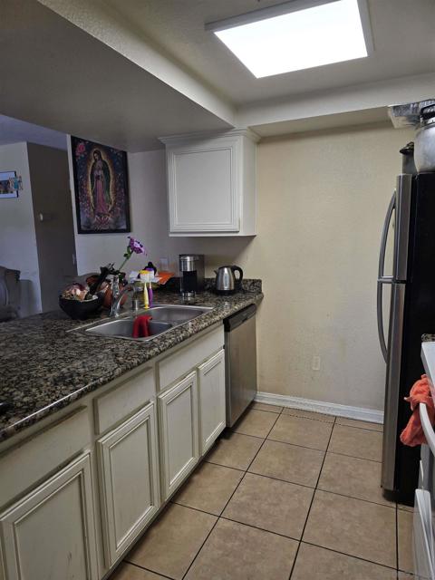 340 W 15Th Ave, Escondido CA: https://media.crmls.org/mediaz/b58e2f60-2d55-44e4-8cfd-2ae81a859a43.jpg