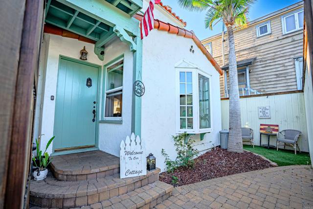 Detail Gallery Image 7 of 28 For 344 Pomona Ave, Coronado,  CA 92118 - 3 Beds | 2 Baths