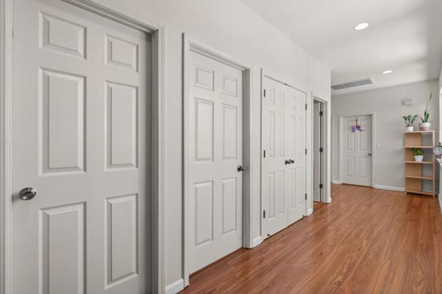 10628 Hidden Grove Circle, Stockton CA: https://media.crmls.org/mediaz/b58ef9cc-9854-4521-9a3b-484e37cc2526.jpg