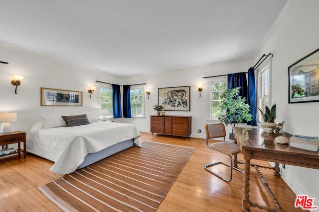 1709 Buckingham Road, Los Angeles CA: https://media.crmls.org/mediaz/b58f0c0f-d44a-4ca0-8a61-0bb5d2c9c153.jpg