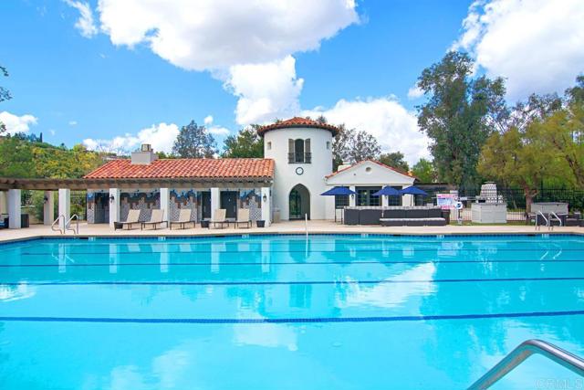 3385 Wild Oak Lane, Escondido CA: https://media.crmls.org/mediaz/b58f629b-2a31-4e95-9d4c-6ca96e1284d4.jpg