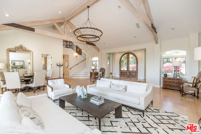 1601 Alisa Estate, Santa Barbara CA: https://media.crmls.org/mediaz/b58fad9c-5b4a-4d6d-a4f9-0c5f4179287a.jpg
