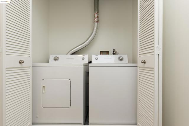 1565 32nd Street, Oakland CA: https://media.crmls.org/mediaz/b59147ac-d96d-406b-8854-54fbae4fa83b.jpg