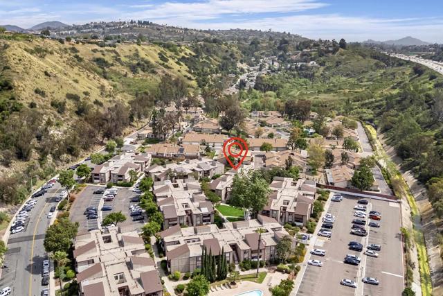 5523 Adobe Falls Road, San Diego CA: https://media.crmls.org/mediaz/b59159da-fe69-47e0-baa0-d4c44d76c126.jpg
