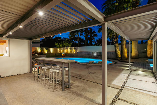 438 E Racquet Club Road, Palm Springs, CA 92262