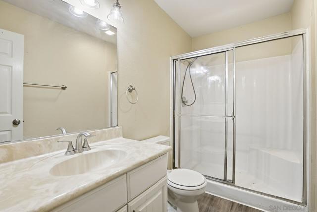 525 N Beech St, Escondido CA: https://media.crmls.org/mediaz/b592c9a4-3f30-4b3f-a552-12637b914e9d.jpg