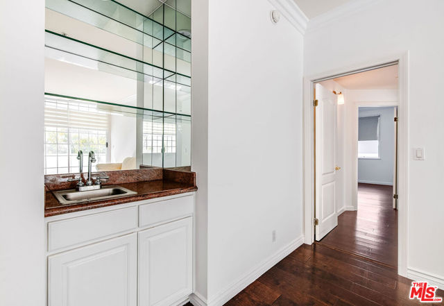 10630 Eastborne Avenue, Los Angeles CA: https://media.crmls.org/mediaz/b5937ee8-704c-45f6-a4e8-055f36cdcbc4.jpg