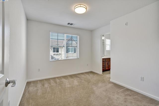 2890 Kew Ave, Livermore CA: https://media.crmls.org/mediaz/b5942f19-5f00-4bcc-8f5c-d42074bce85e.jpg