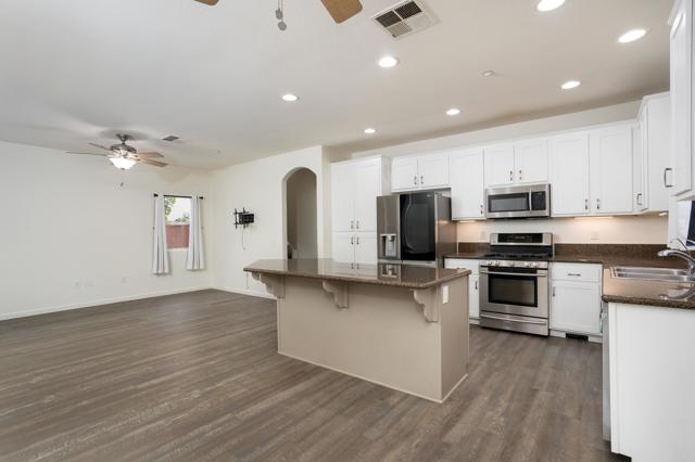 Detail Gallery Image 8 of 32 For 8772 Glen Vista Way, Santee,  CA 92071 - 4 Beds | 2/1 Baths