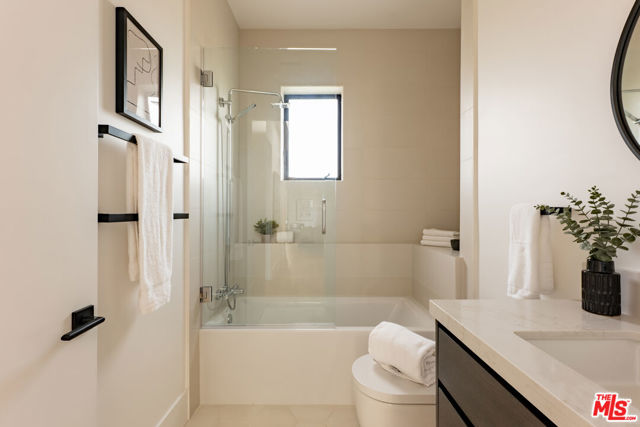 5988 W 76th Street, Los Angeles CA: https://media.crmls.org/mediaz/b5951f79-8398-42c2-a6e7-537bcc52bc31.jpg