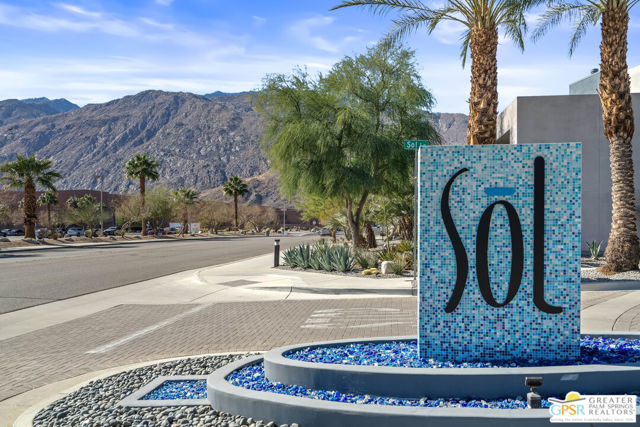 431 Suave Lane, Palm Springs CA: https://media.crmls.org/mediaz/b59526f0-0f6e-4965-9487-5a3719d0256e.jpg