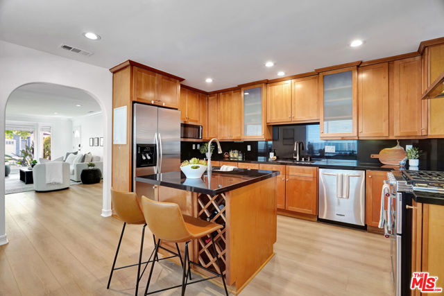 4476 Calhoun Avenue photo 8