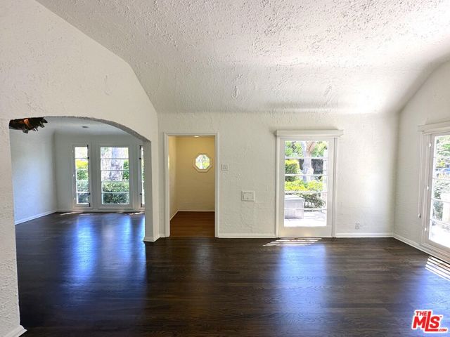 9019 Rosewood Avenue, West Hollywood CA: https://media.crmls.org/mediaz/b597b401-decd-4523-a5d6-fda057a907c3.jpg
