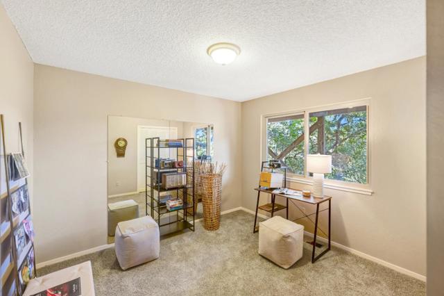 25 Los Encinos Drive, Del Rey Oaks CA: https://media.crmls.org/mediaz/b597defe-4ef0-4697-bb46-819cb5bbf31b.jpg