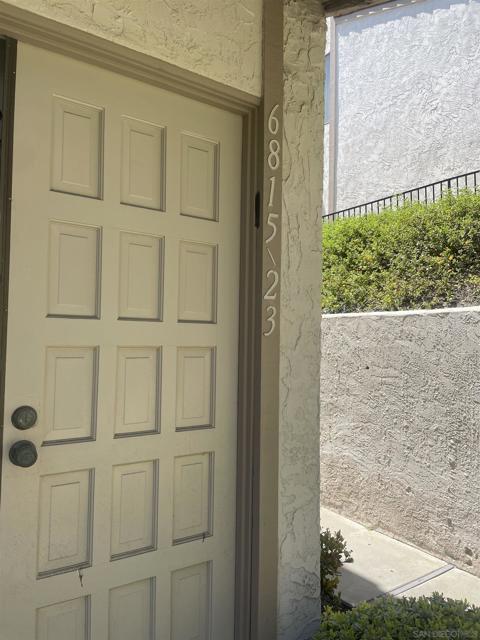 6815 Caminito Mundo, San Diego CA: https://media.crmls.org/mediaz/b5991d4d-6d78-4198-97aa-6e6a7f4a7642.jpg