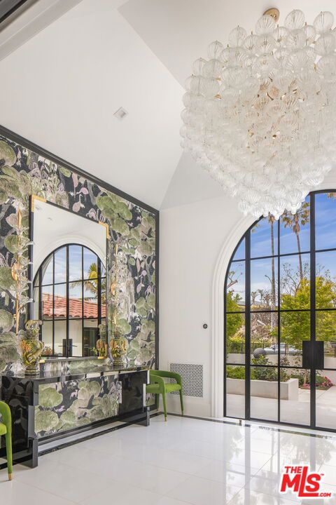 1445 Via Cresta, Pacific Palisades CA: https://media.crmls.org/mediaz/b599b98b-56bd-46c8-ab17-b392ad97b7e8.jpg