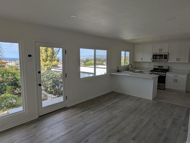 Image 10 of 15 For 1883 Froude Street