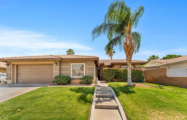 69867 Kent Place, Cathedral City CA: https://media.crmls.org/mediaz/b59bbaba-f5ee-4adf-9b4f-a7013f694da9.jpg