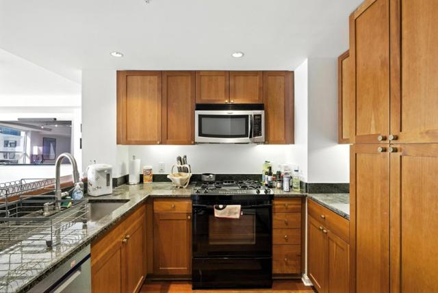 400 Beale Street, San Francisco CA: https://media.crmls.org/mediaz/b59bdad5-4c0a-4e13-869d-374824a160b7.jpg