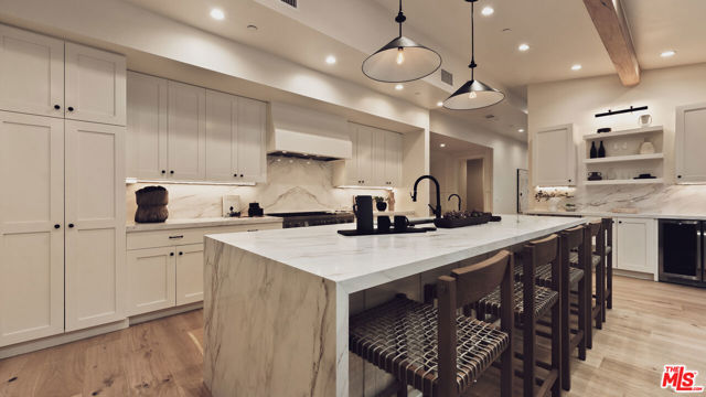 5 Bed Home for Sale in Los Angeles, California
