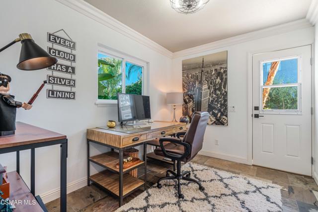 552 Longbranch Road, Simi Valley CA: https://media.crmls.org/mediaz/b59daffe-fce4-4140-892c-d57c2722bc55.jpg
