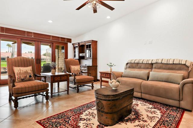 Detail Gallery Image 6 of 46 For 49 Conejo Cir, Palm Desert,  CA 92260 - 3 Beds | 3 Baths