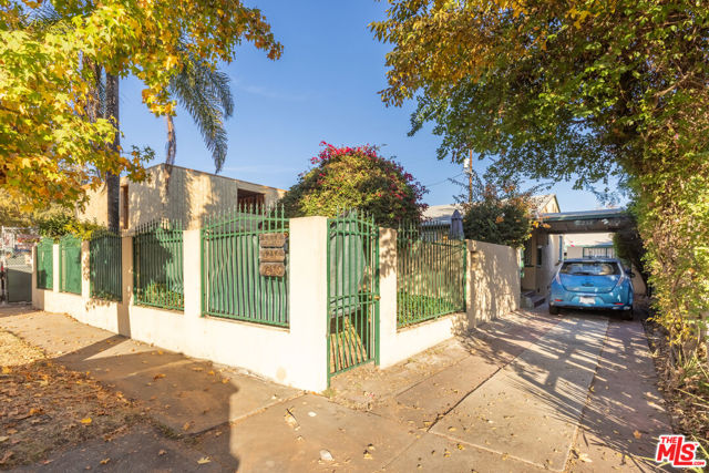 5256 Cleon Avenue photo 1