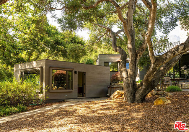 650 San Ysidro Road, Santa Barbara CA: https://media.crmls.org/mediaz/b59e9621-1576-4bb3-8e2a-4c8f8330f144.jpg